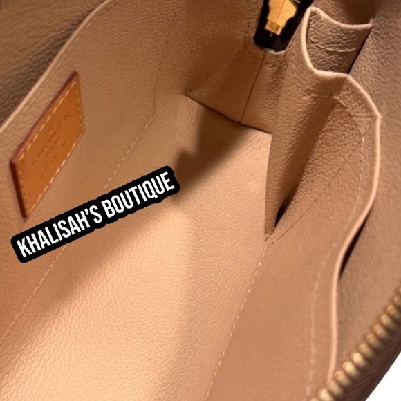 Authentic Louis Vuitton MONOGRAM M47515 COSMETIC POUCH MSRP $790 - Picture 8 of 16